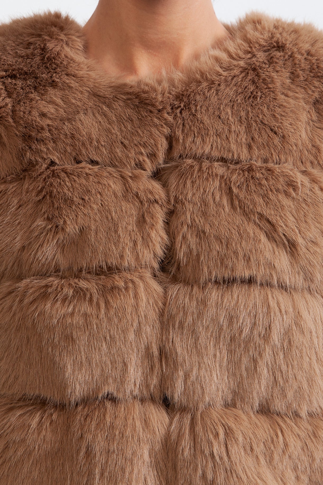 Kaia | Chaqueta de pelo sintético marrón