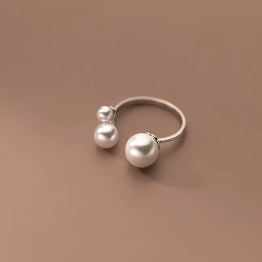 SOFÍA | Anillo ajustable triple con perlas de agua dulce